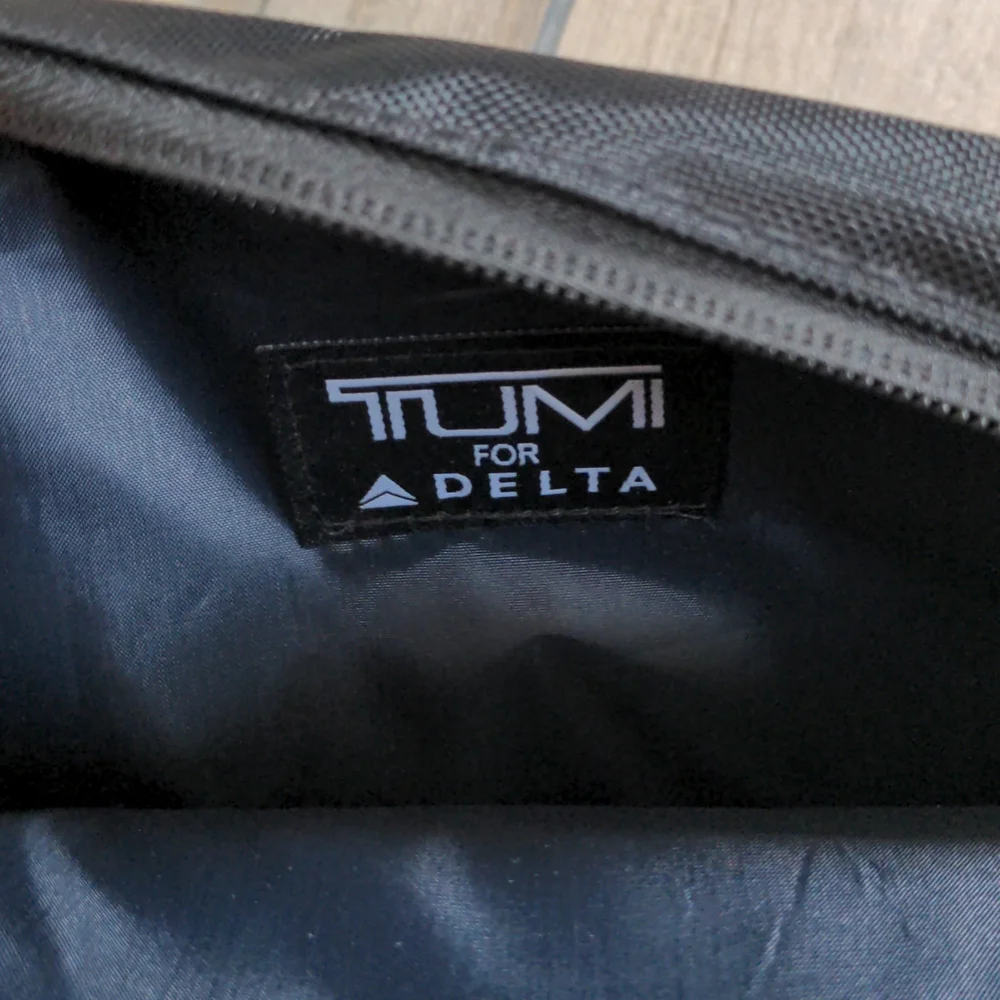 Tumi for Delta Small Toiletries Zip Pouch